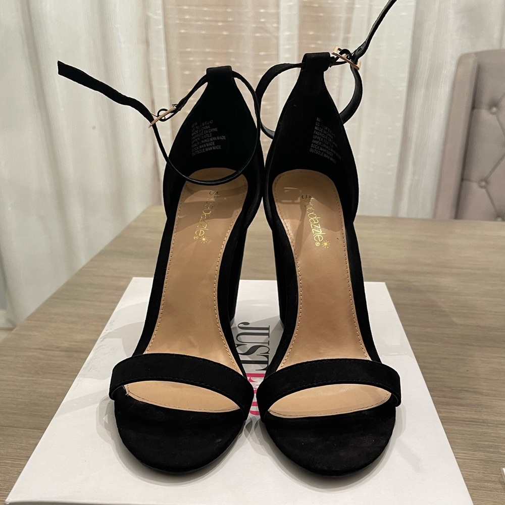 Shoedazzle size 11 block heel